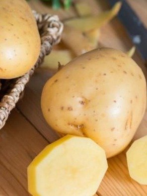 ¡Alerta Viral! ¿Usas Papa en la Piel para las Manchas? Descubre el ÚNICO Error que Pocos Conocen y te Está Envejeciendo Más Rápido