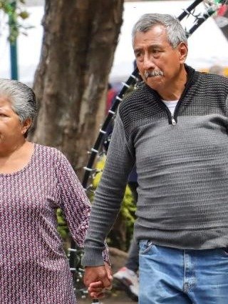 ¡Alerta Roja! Tu Cuerpo Te Envía 5 Señales de Mala Circulación Que NO Puedes Ignorar (Y el Secreto que Nadie Te Cuenta para Mejorarla)