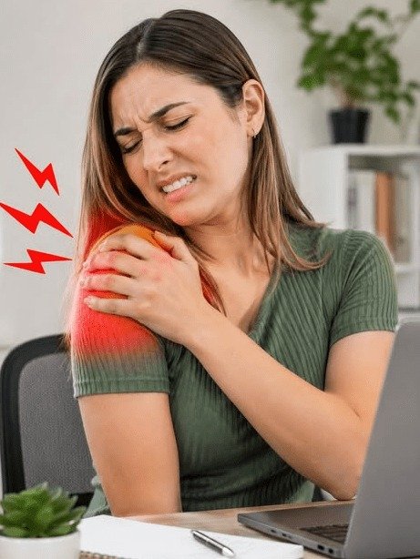 Si tienes más de 60 y te duele el hombro, ¡ALERTA! El HÁBITO DIARIO que NADIE te cuenta y que lo empeora (y cómo revertirlo HOY)