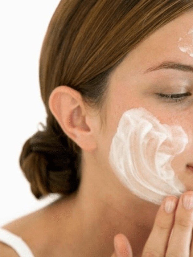 ¡Alerta Piel Opaca! La Verdad Oculta de por Qué Tu Rostro Pierde Brillo Después de los 30 (y el TRUCO CASERO que lo Revierte HOY)