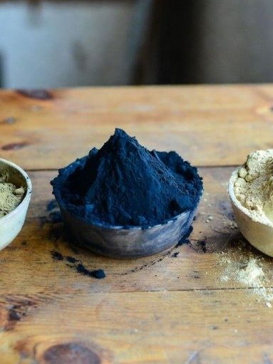 El ÚNICO Secreto Indio de 3 Ingredientes que Borra Tus Canas y Fortalece Tu Cabello (¡Deja de Dañarlo HOY!)