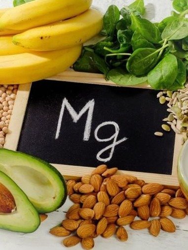 ¡NO MÁS CALAMBRES después de los 60! Descubre los 5 alimentos SECRETOS con magnesio que el 95% ignora (y tú necesitas YA)