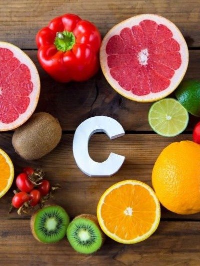 ¡No te lo vas a creer! La FRUTA SECRETA que está TRANSFORMANDO las piernas y rodillas de miles de adultos mayores (y tú aún no la conoces)