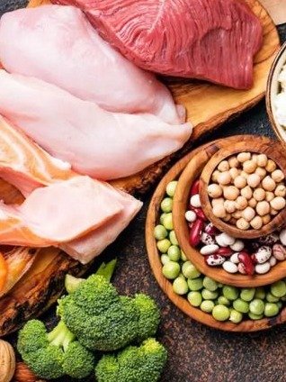 El 'ERROR Silencioso' que te roba tu fuerza después de los 65: Este alimento CRUCIAL es la clave y lo estás OLVIDANDO