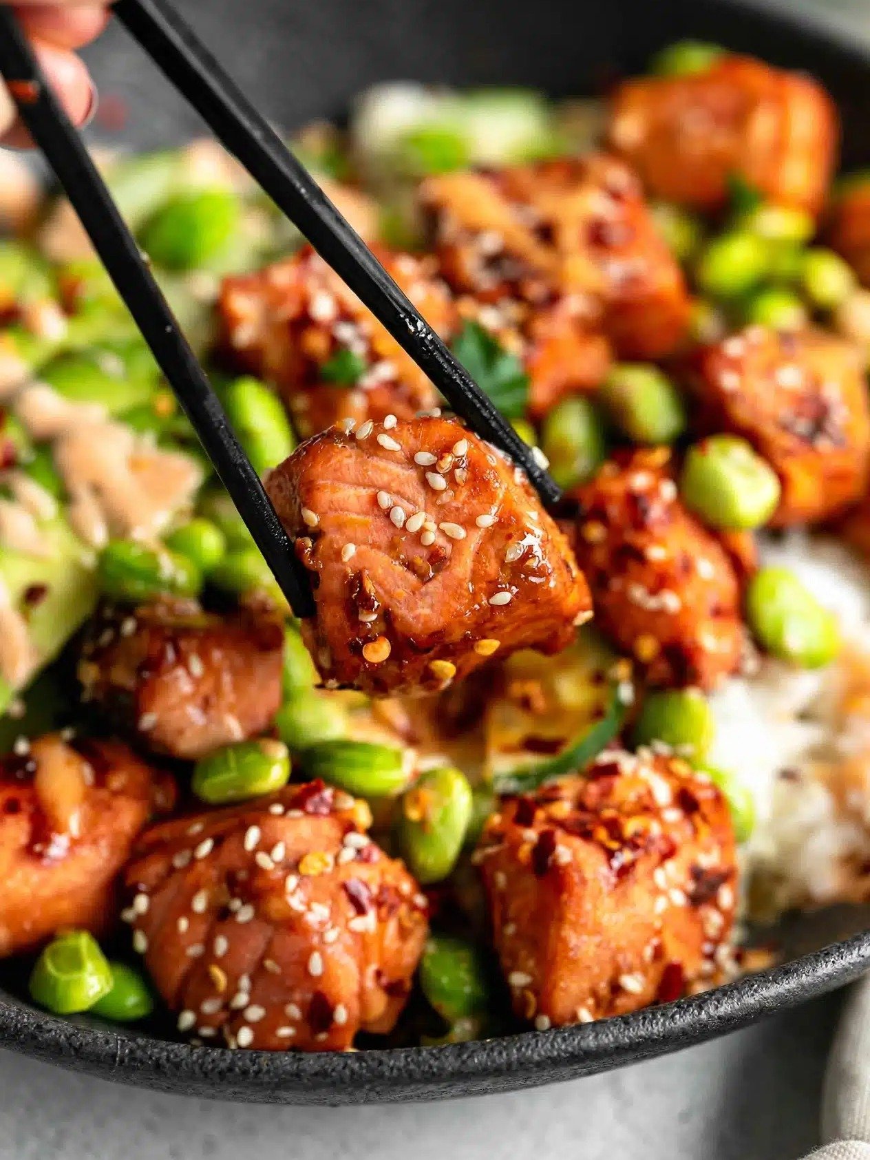 Unlock Dinner Perfection: This 20-Minute Honey Sriracha Salmon Bowl is Your New Weeknight Obsession