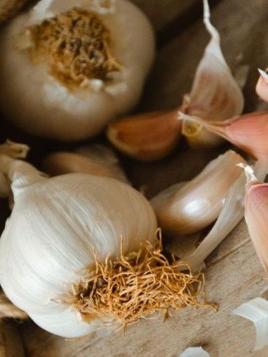 The 3:00 a.m. Secret: Why Japan’s Oldest Doctor Swears by This Nighttime Garlic Ritual
