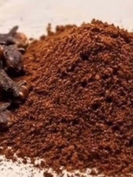 El Secreto Olvidado del Clavo: La Bebida Natural que Podría Transformar el Dolor de Huesos y Piernas (¡No te lo Pierdas!)