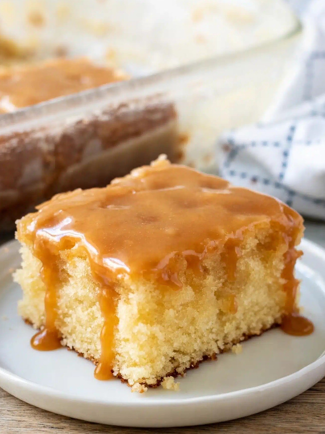 Forget Dry Cakes: This Viral Buttermilk Secret Guarantees the Moistest Vanilla Cake of Your Life!