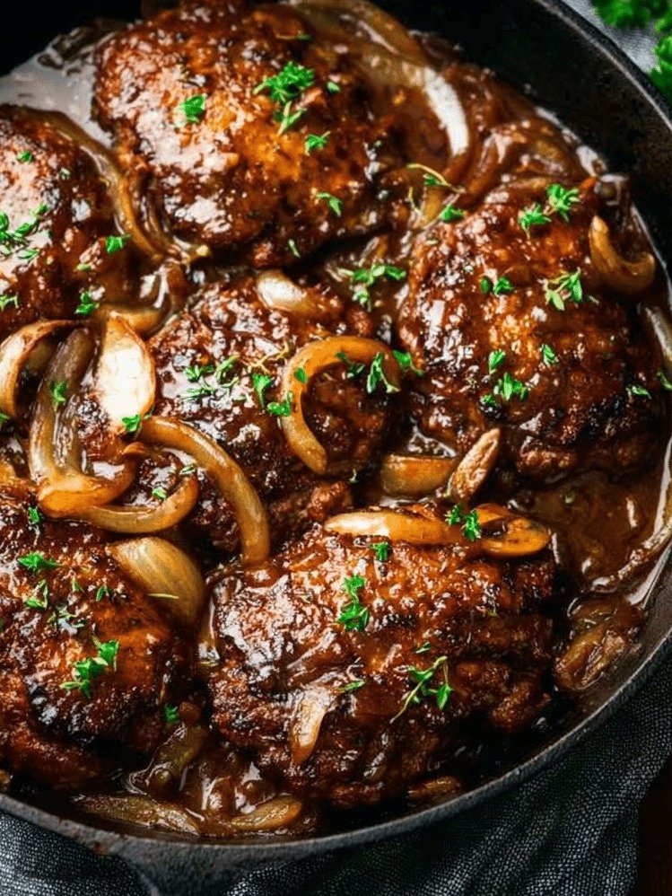 Stop Scrolling! This 30-Minute Skillet Salisbury Steak Will Change Your Dinner Game Forever